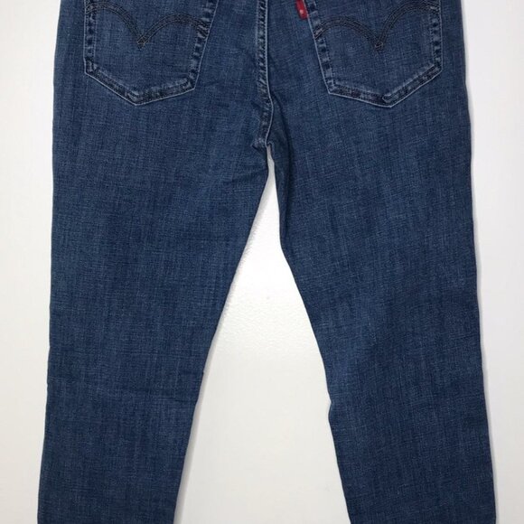 Levi's® Women's Mid-Rise Boyfriend Cropp - Picture 4 of 7